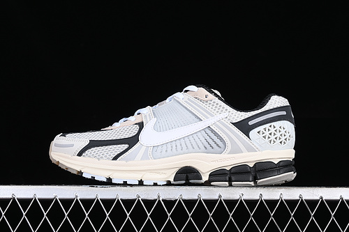 Nike Zoom Vomero 5 [M. 9] - Cliquez sur l'image pour la fermer